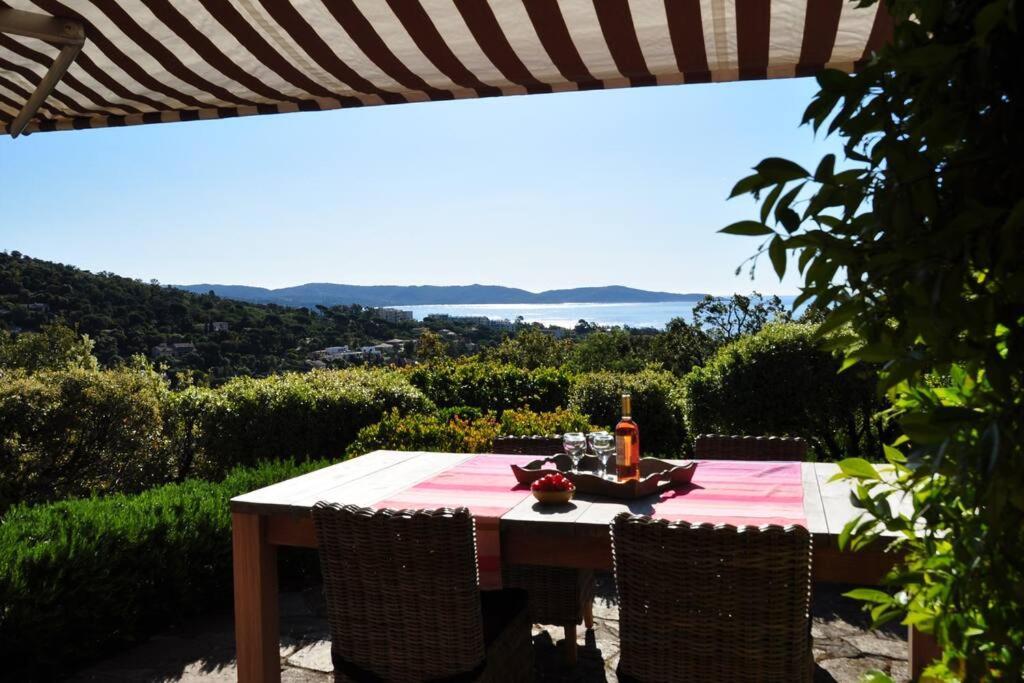 Villa Abeille : Douces Vacances D'Ete Avec Vue Mer Cavalaire-sur-Mer Exteriör bild